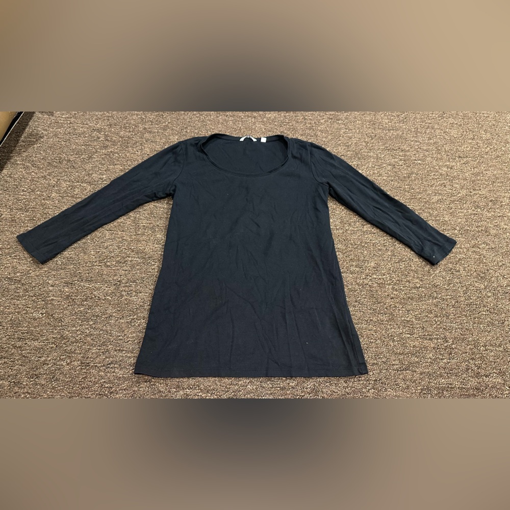 EUC Uniqlo M Classic Black Women's Top LS tee